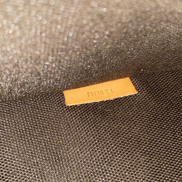 Rare Vintage Louis Vuitton Monogram Garment Bag, c. 1990's - Picture 13 of 17